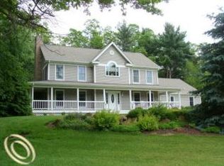 800 Maple Rd, Ortonville, MI 48462