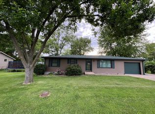 416 S Shelby St, Shelbina, MO 63468