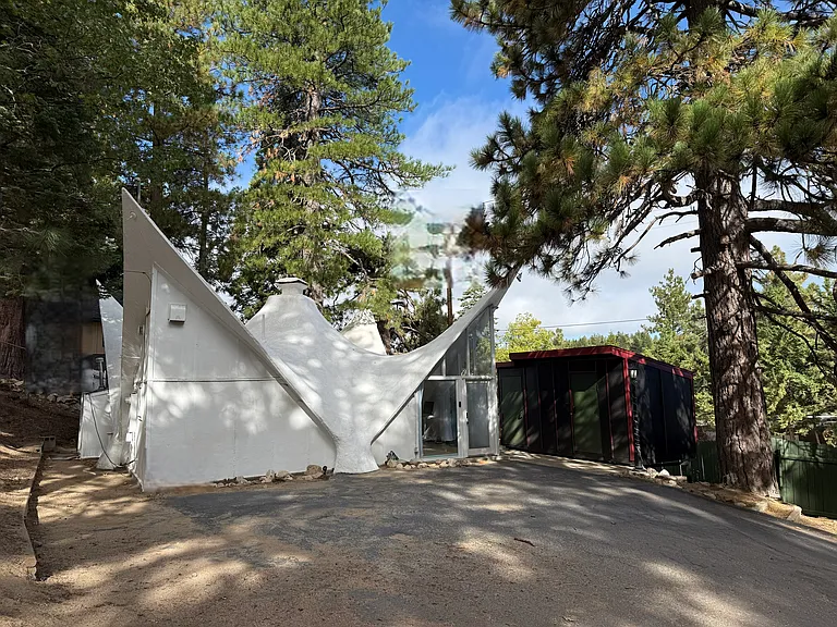 2140 Hollymont Dr — Photo 8