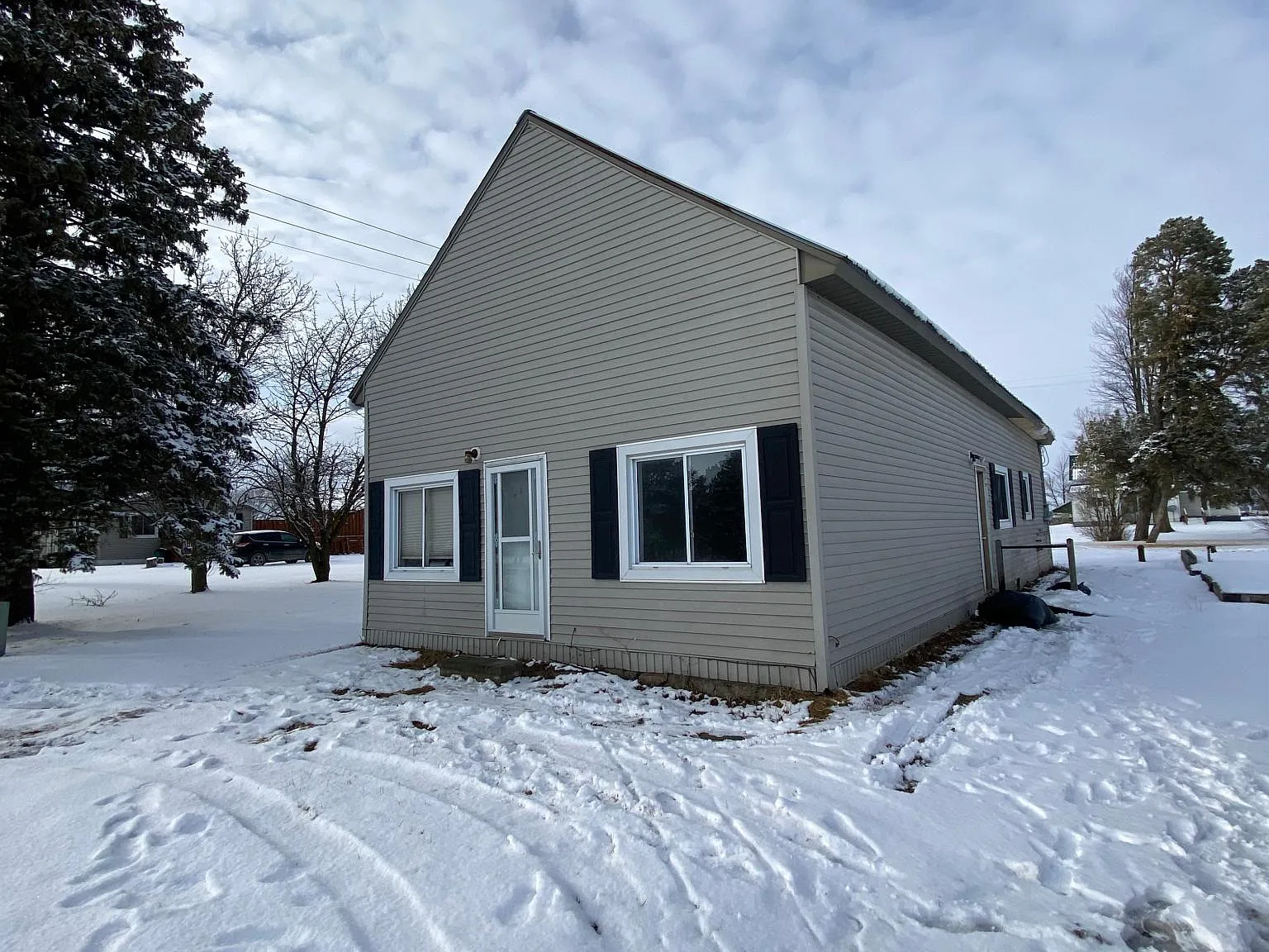 3 bed, 1280 sqft, $1,000 — Photo 4
