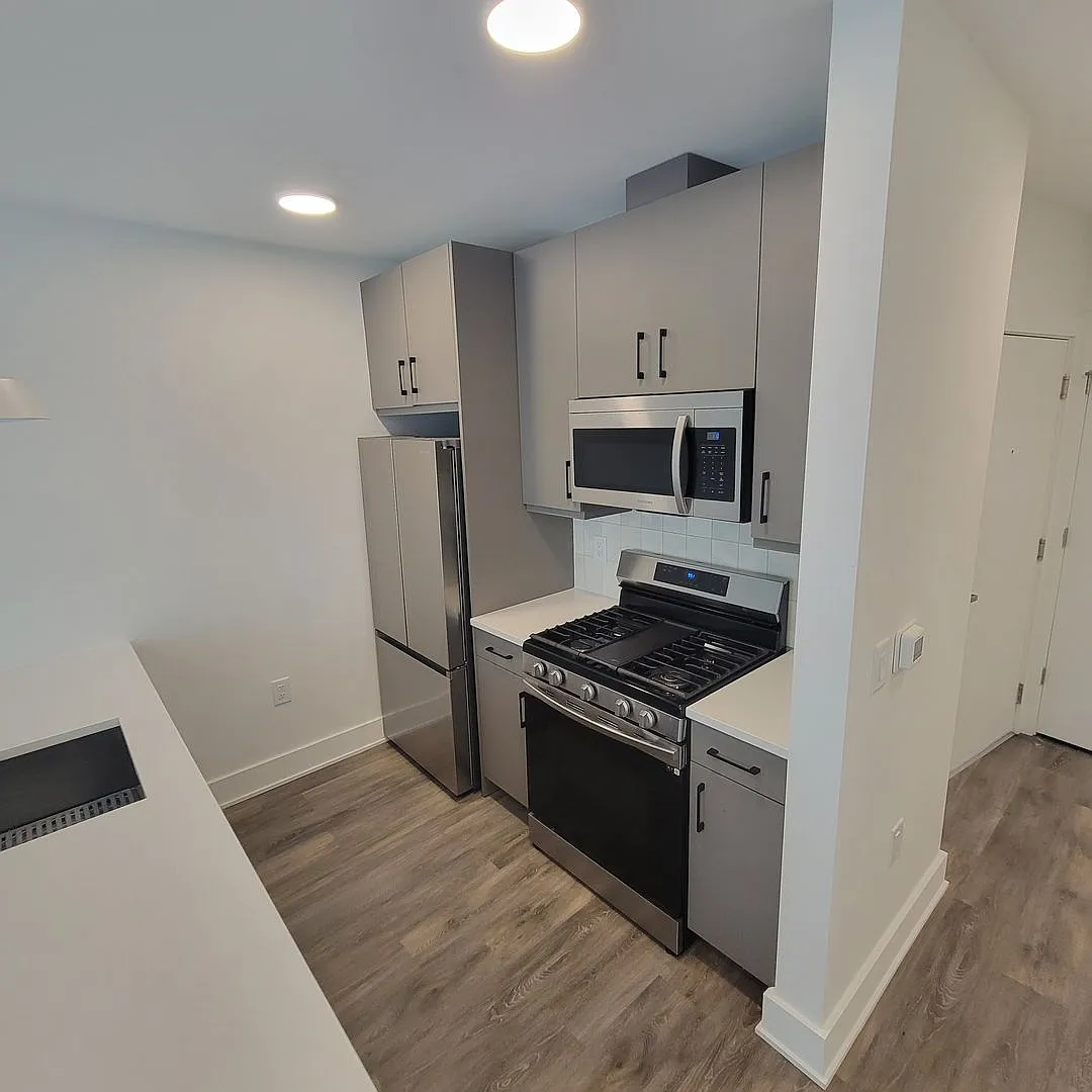 046 - 400 NEWARK REALTY LLC — Photo 4