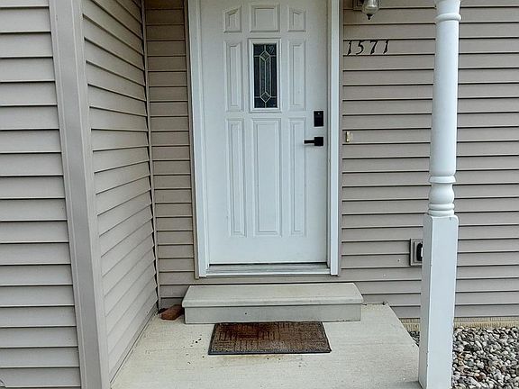 3rd image of 1571 Mitchell Ct