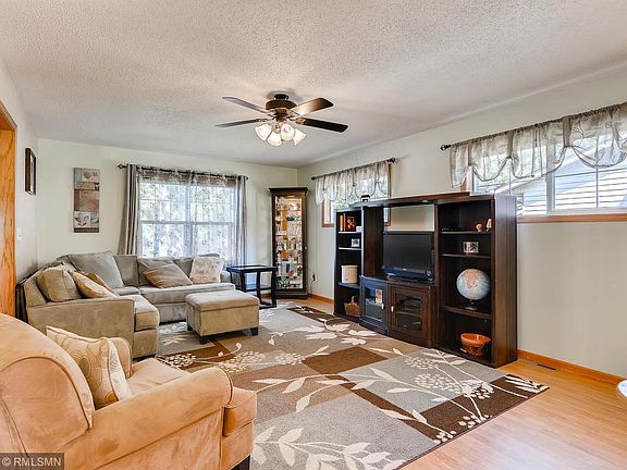 4th image of 431 18th Ave S