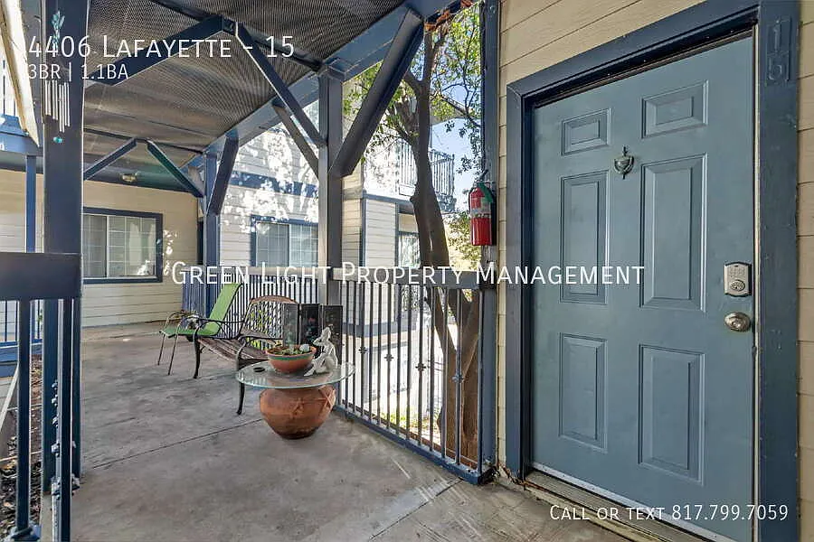 Spacious 3-bedroom, 1.5-bathroom apartment in the heart of Dallas! — Photo 3