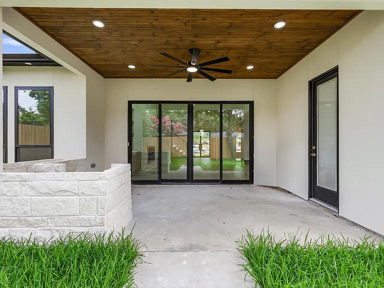3135 Walnut Hill Ln — Photo 38