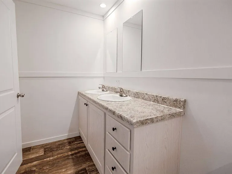 1244 W Bohland St — Photo 3