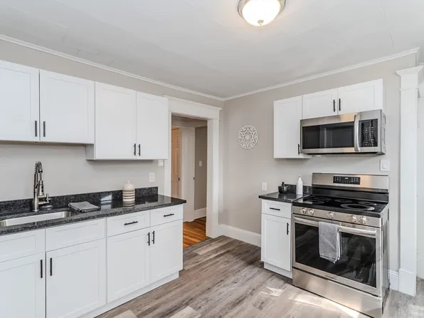 229 Saint James Blvd. St, Springfield, MA 01104