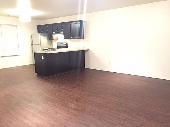 Huge Living Area with Breakfast Bar