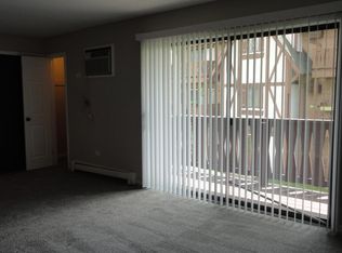 1110 Chalet Dr APT 202, Darien, IL 60561