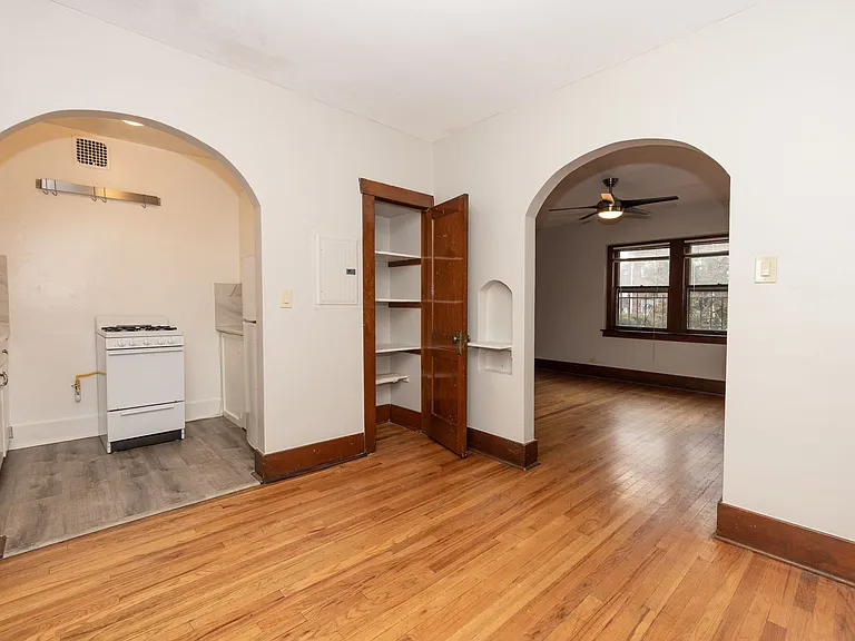1026 Washington Street — Photo 9