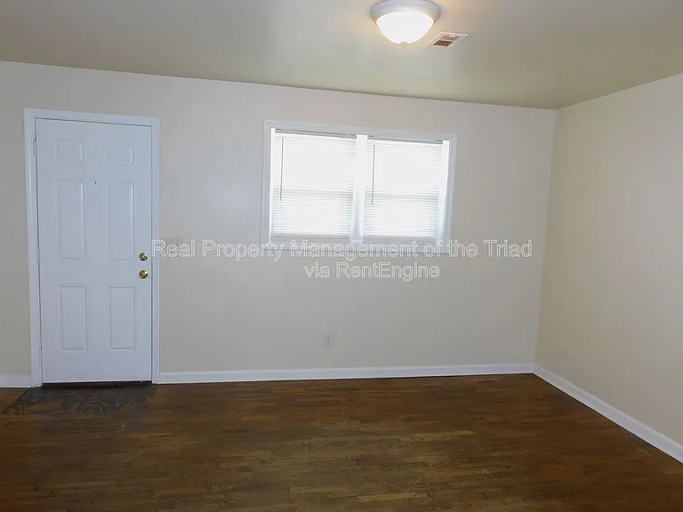 2118 Everitt St #D — Photo 3