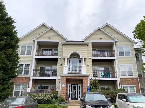 4144 Fountainside Ln Unit 102, Fairfax, VA 22030