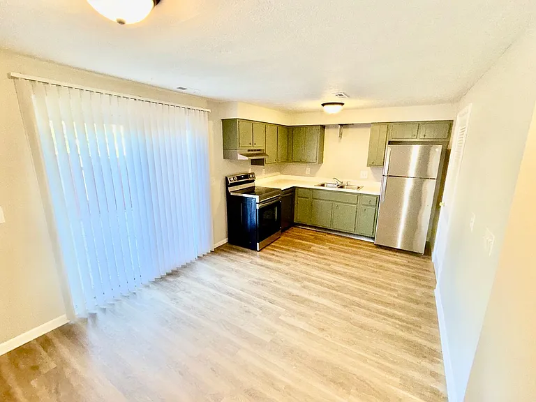 815 Clareridge Ln — Photo 12