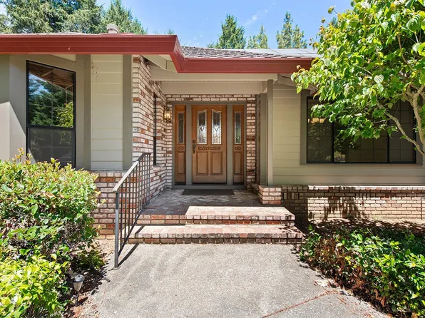 1300 Hwy 116 N, Sebastopol, CA 95472