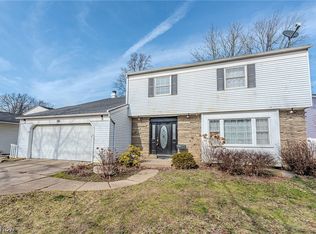 920 Howard St, Elyria, OH 44035