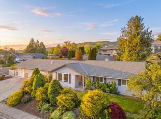 2390 Fairfield Dr, Medford, OR 97504