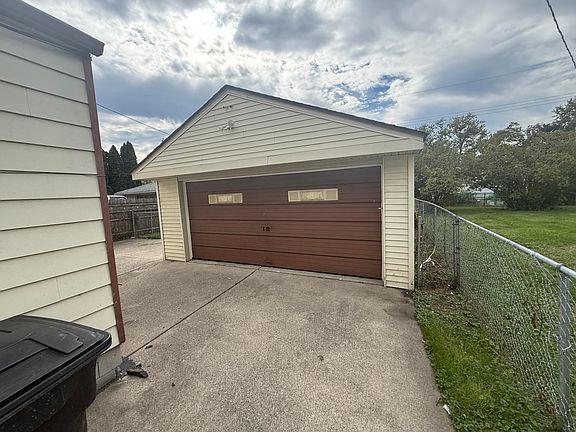 2nd image of 7224 William St