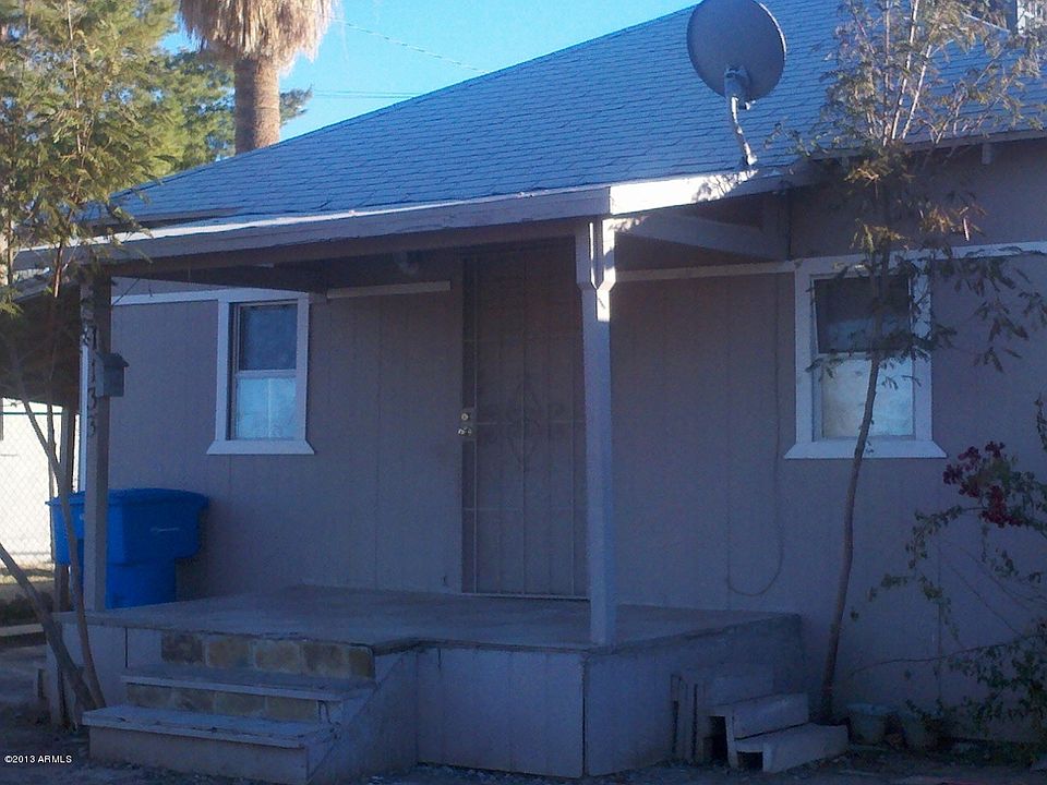 2nd image of 1133 E Pierce St