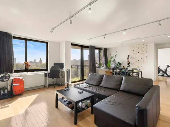 700 Grove Street image 5 of 18