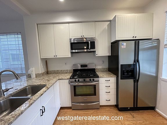 5th image of 217 Preston Ct