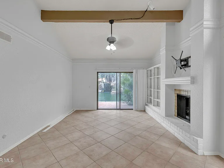620 Lakeway Dr — Photo 23