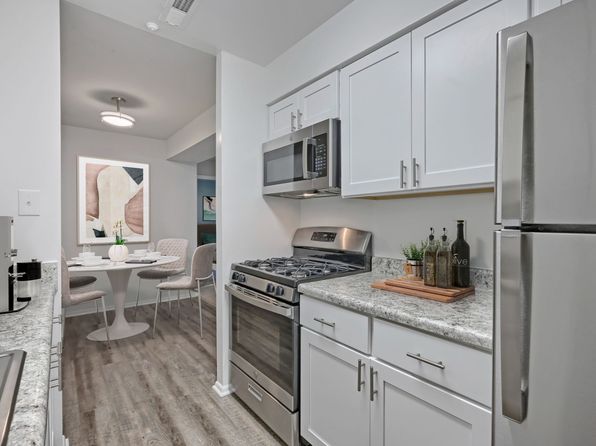 1813 Summit St #122