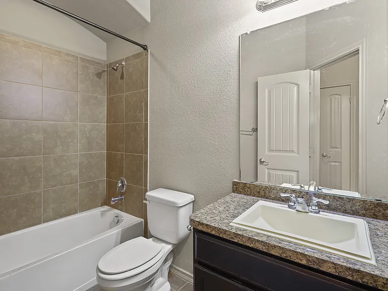 1804 Capulin Rd — Photo 18