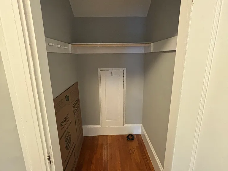 7-Closet