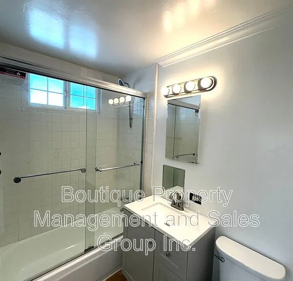 2285 Santa Ana Ave — Photo 11