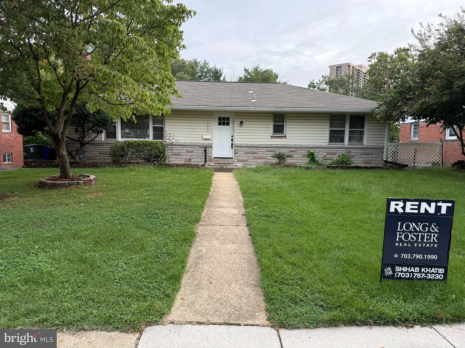 4 bed, 2.5 bath, 2498 sqft, $4,000 — Photo 2