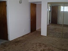 3rd image of 1620 Mary Ellen St NE