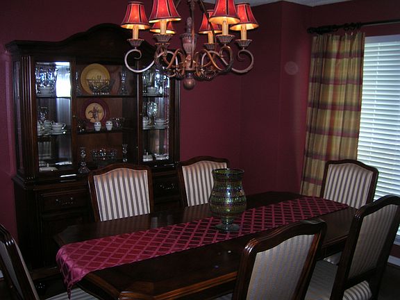 Formal Dining Room (1 of 2)
