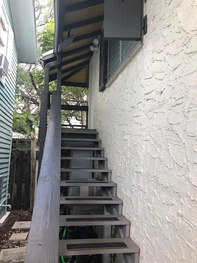 103 1/2 SE 12th Ave — Photo 2