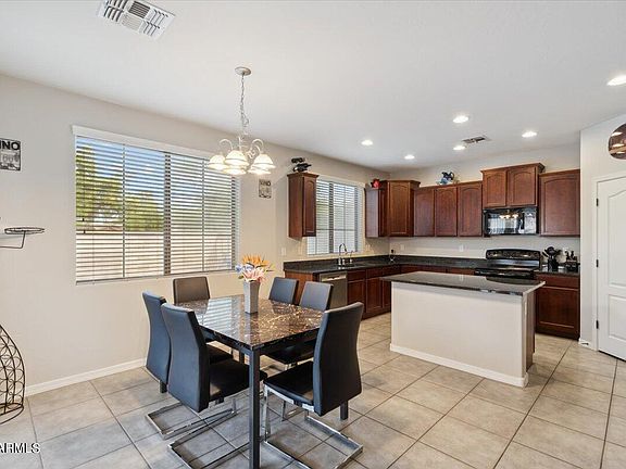 5th image of 3875 S VINEYARD Avenue