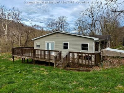 2011 Morris Creek Rd, Clendenin, WV, 25045