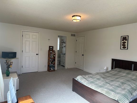 3rd image of 3105 14th Ave NW