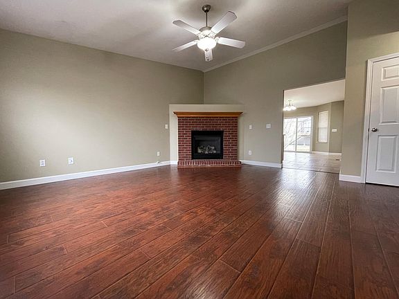 4th image of 818 Kaestner Dr