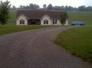 190 Norman Rd, Jacksboro, TN 37757