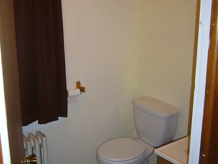 321 E Allen St #B — Photo 9