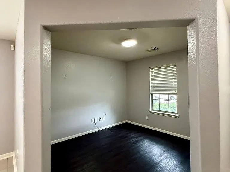 9214 Purston Ct — Photo 16