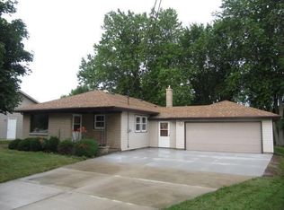 1826 Pleasant St, Manitowoc, WI 54220