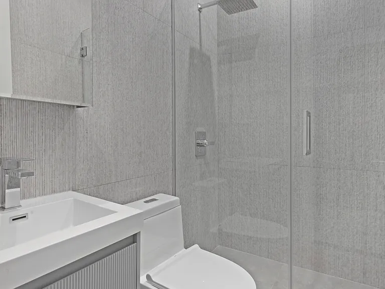 242 Knickerbocker Ave #3R — Photo 10