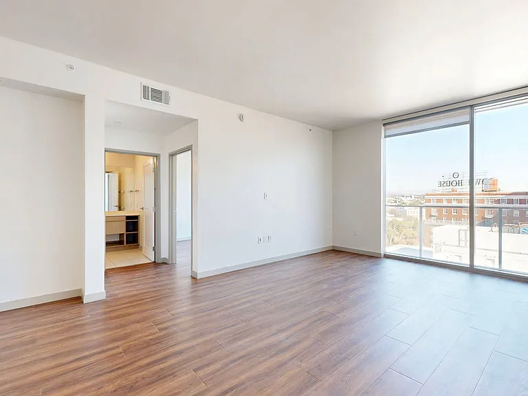 3033 Wilshire — Photo 68