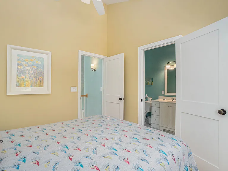 2049 Lake St #2 — Photo 4