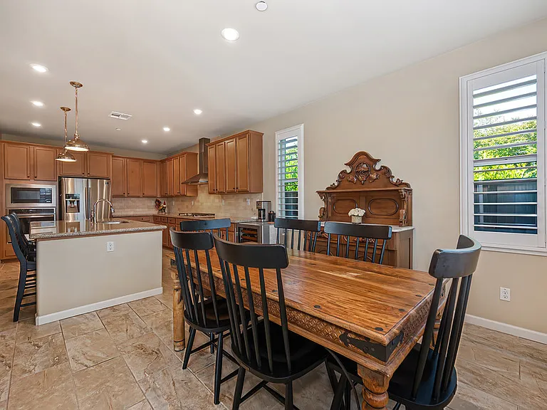 4097 Southampton St — Photo 10