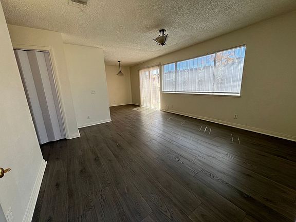 2nd image of 3101 Chadford Pl