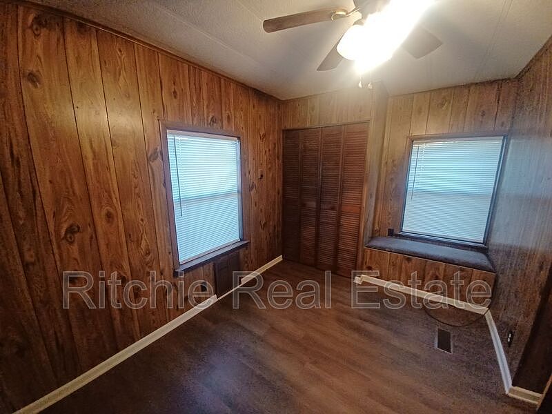 2nd image of 1403 Donahue Ferry Rd APT D