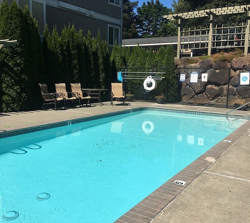 1st image of 11223 NE 128th St APT J303