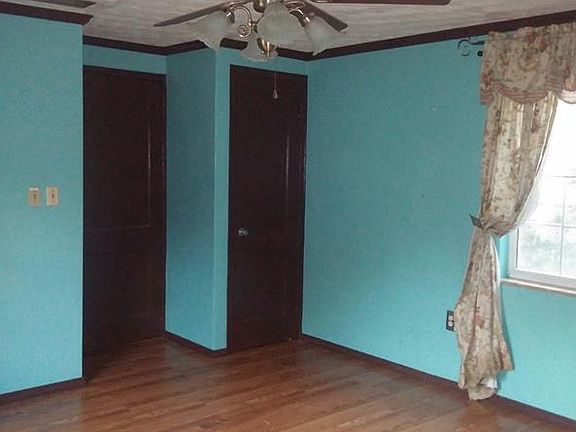4th image of 143 W Dicie Ave