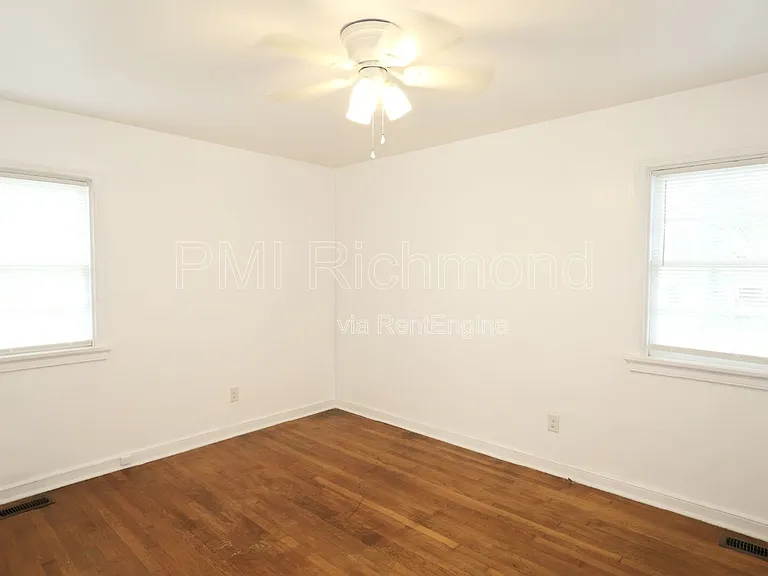 3006 Manor Dr — Photo 11